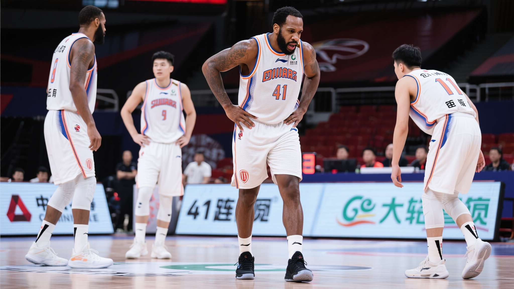 CBA的奇耻大辱!四川已41连败浙江压力大 香港金牛快顶上 CBA的奇耻大辱!四川已41连败浙江压力大 香港金牛快顶上